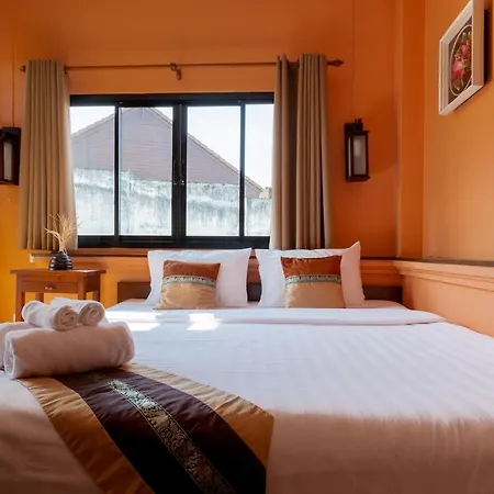 Huen Hug Chiang Mai Hotel Exterior photo