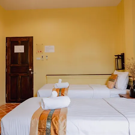 Huen Hug Chiang Mai Hotel Room photo