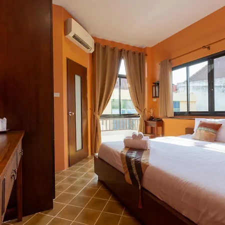 Huen Hug Chiang Mai Hotel Exterior photo